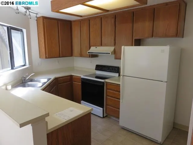 113 Bristol, Hercules, California 94547