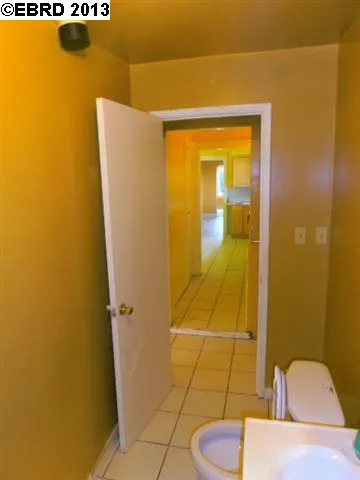 2216 Courtland Ave, Oakland, California 94601-4727