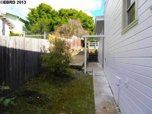 2216 Courtland Ave, Oakland, California 94601-4727