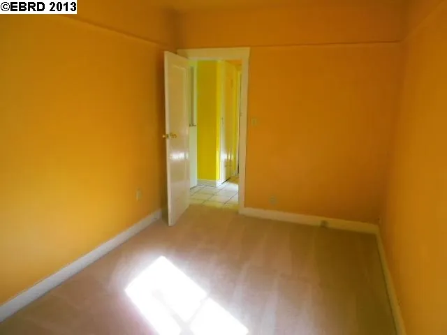 2216 Courtland Ave, Oakland, California 94601-4727