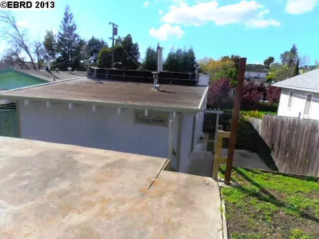 2216 Courtland Ave, Oakland, California 94601-4727