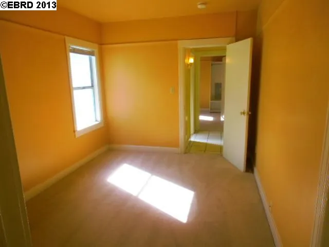2216 Courtland Ave, Oakland, California 94601-4727