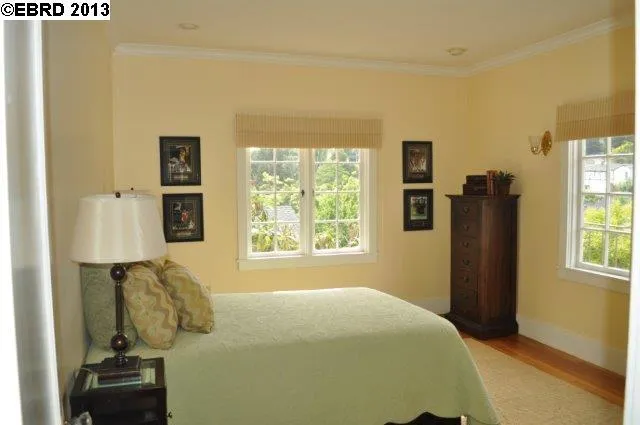 809 Mandana Blvd, Oakland, California 94610-2428