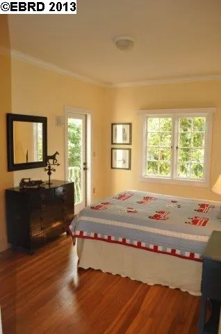 809 Mandana Blvd, Oakland, California 94610-2428