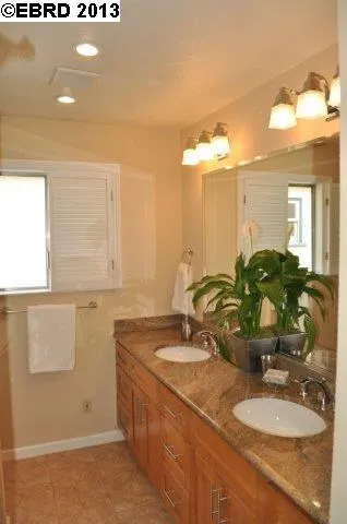 809 Mandana Blvd, Oakland, California 94610-2428