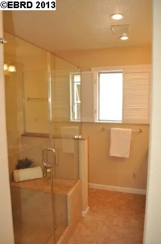 809 Mandana Blvd, Oakland, California 94610-2428