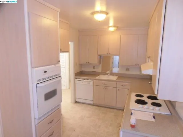 700 Ventura St, Richmond, California 94805-1451