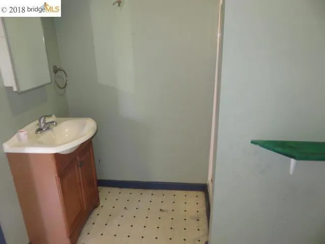 1237 Campbell St, Oakland, California 94607
