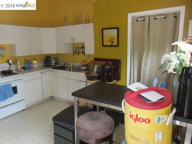 1237 Campbell St, Oakland, California 94607