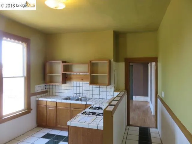 1237 Campbell St, Oakland, California 94607