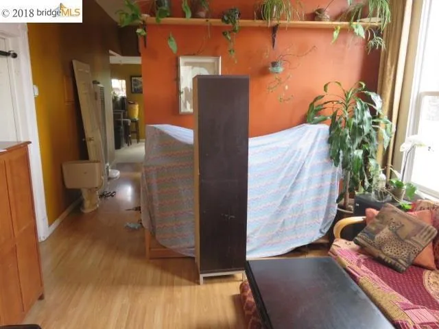 1237 Campbell St, Oakland, California 94607