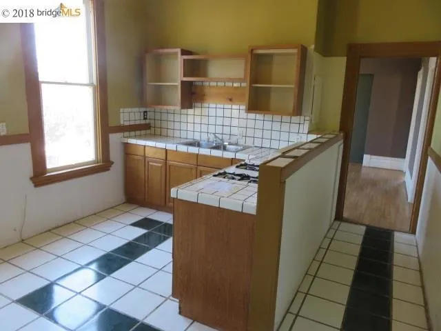 1237 Campbell St, Oakland, California 94607