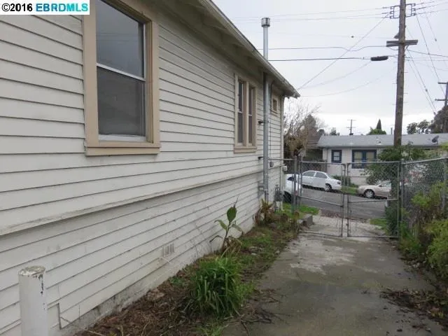 4510 Thompson St, Oakland, California 94601