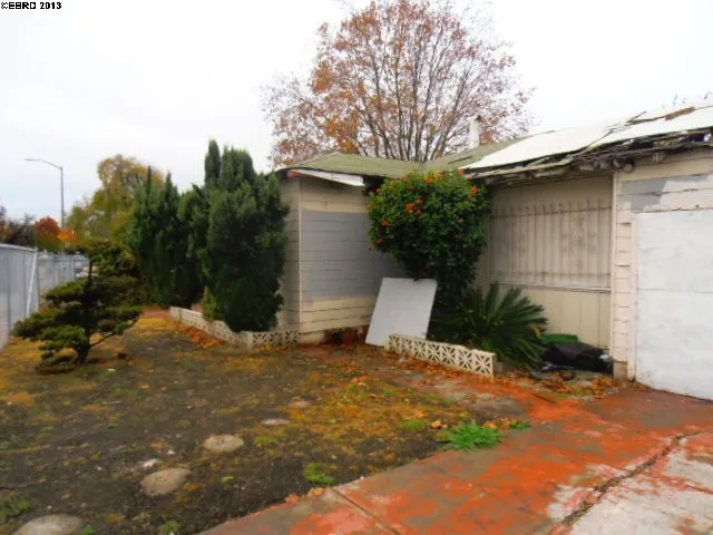 475 98th Ave, Oakland, California 94603-2103