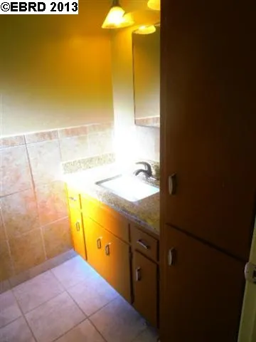2306 Shawn Dr, San Pablo, California 94806-1626
