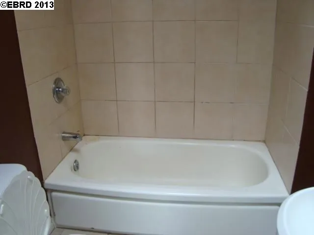 2935 18th St, San Pablo, California 94806-2342
