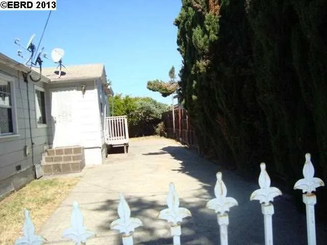2935 18th St, San Pablo, California 94806-2342
