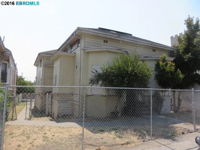 1917 Foothill, Oakland, California 94606