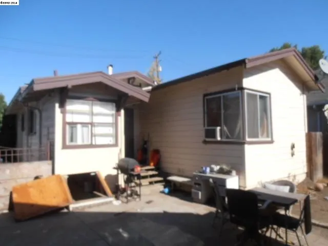 3024 Seminary Ave, Oakland, California 94605-1629