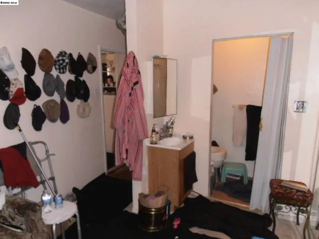 3024 Seminary Ave, Oakland, California 94605-1629