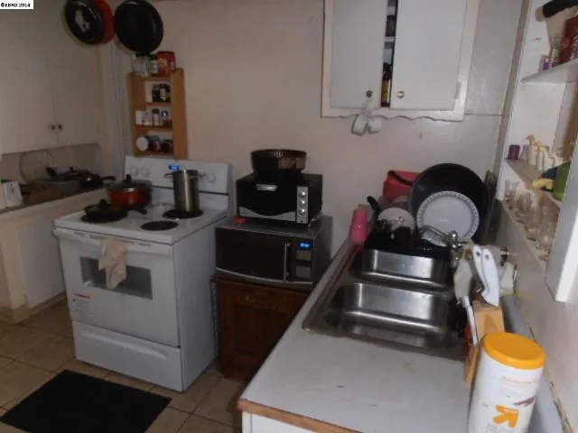 3024 Seminary Ave, Oakland, California 94605-1629