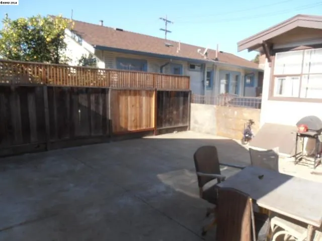 3024 Seminary Ave, Oakland, California 94605-1629