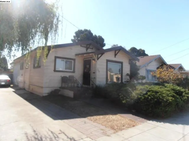 3024 Seminary Ave, Oakland, California 94605-1629