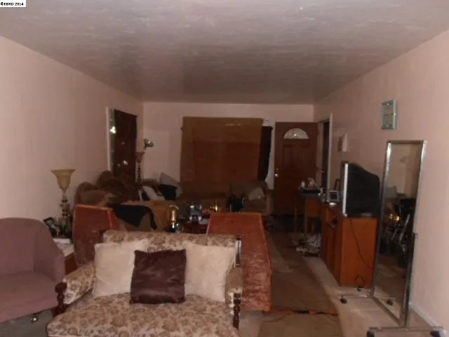 3024 Seminary Ave, Oakland, California 94605-1629