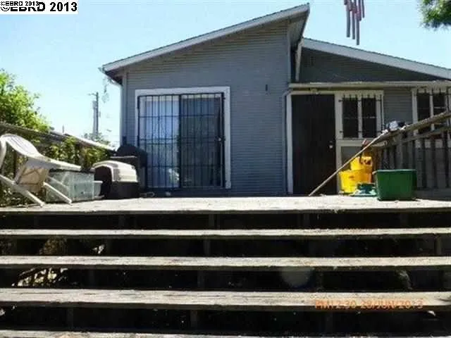 2447 Bartlett St, Oakland, California 94601-3212