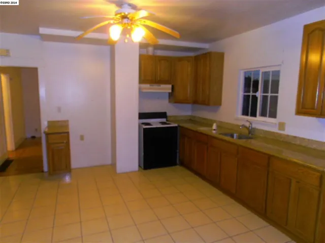 2447 Bartlett St, Oakland, California 94601-3212