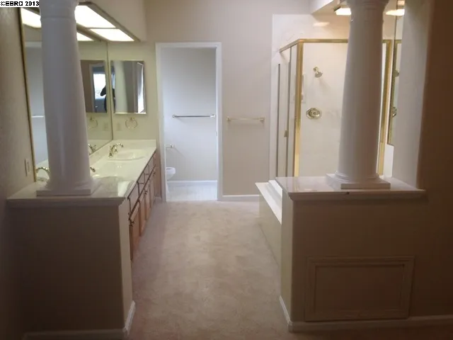 5428 Country View Dr, Richmond, California 94803-7300