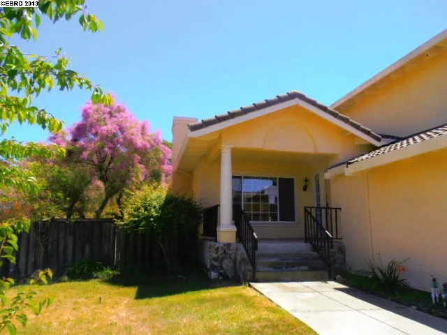 5428 Country View Dr, Richmond, California 94803-7300