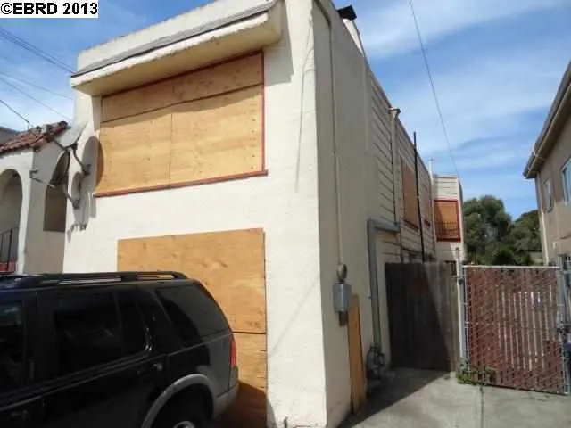 1326 Fitzgerald St, Oakland, California 94608-4104