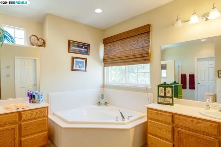 1048 Meadowgate Way, Brentwood, California 94513