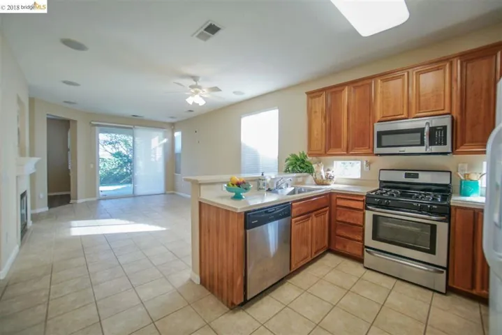 281 Black Amber Way, Brentwood, California 94513