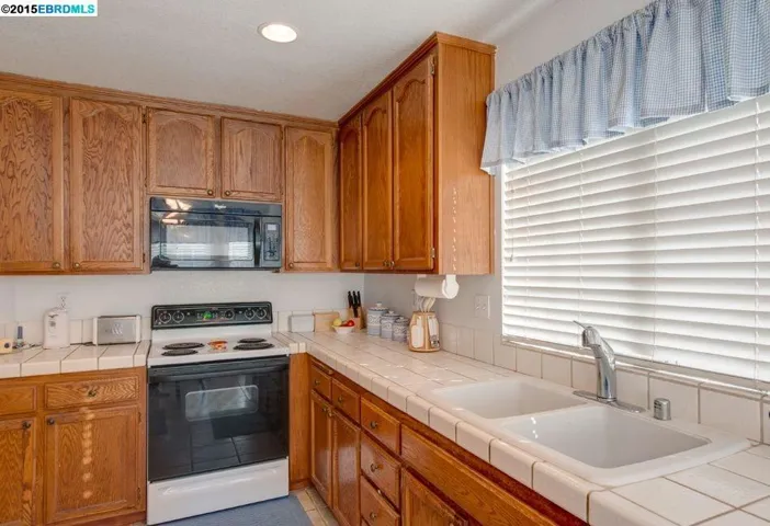 4913 Lefebvre Way, Antioch, California 94531