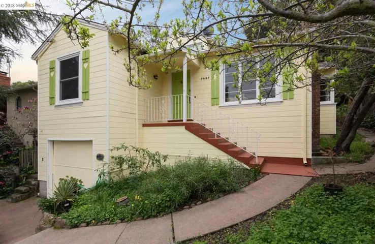 7827 Sterling Dr, Oakland, California 94605