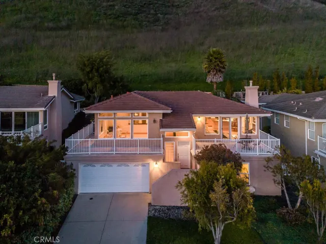 208 Foothill Road, Pismo Beach, California 93449