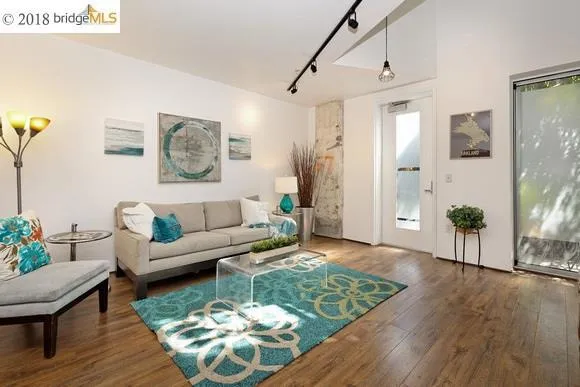 1201 Pine St 120, Oakland, California 94607