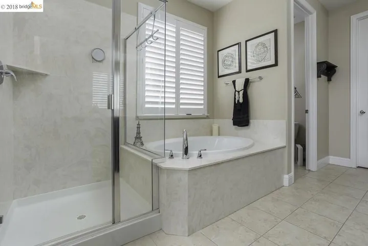 Sunken Oval Tub, Cultured Marble