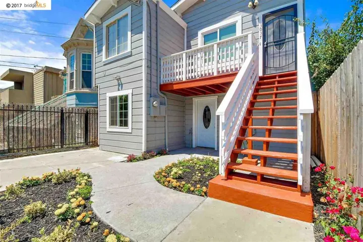 3037 West St, Oakland, California 94608