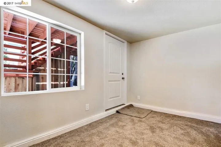 3037 West St, Oakland, California 94608