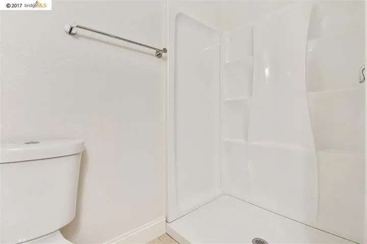3037 West St, Oakland, California 94608