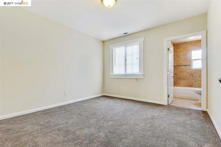 3037 West St, Oakland, California 94608
