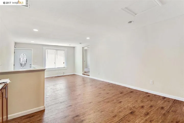 3037 West St, Oakland, California 94608