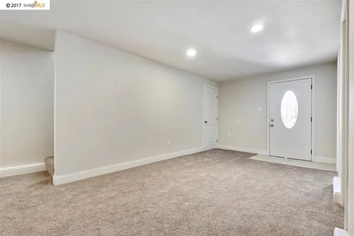 3037 West St, Oakland, California 94608