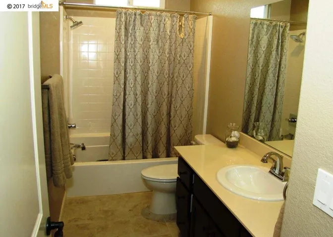 833 Bluestone Dr, Oakley, California 94561