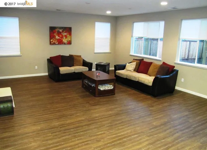 833 Bluestone Dr, Oakley, California 94561