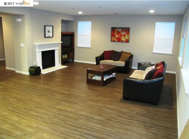 833 Bluestone Dr, Oakley, California 94561