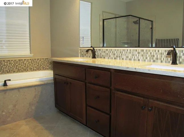 833 Bluestone Dr, Oakley, California 94561
